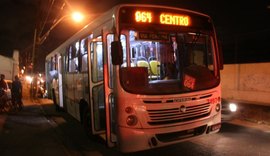 Menores são apreendidos com sete celulares roubados em ônibus