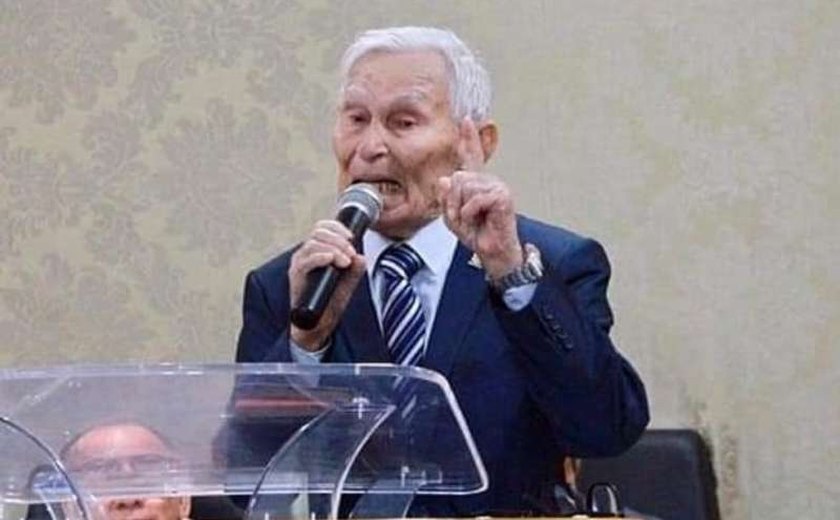 Pai do famoso forrozeiro Sandro Becker completa 105 anos nesta terça ainda lúcido