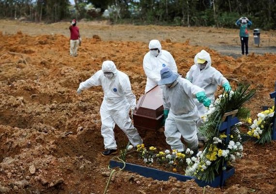 Brasil tem mais de 51 mil novos casos de Covid-19 pelo quarto dia seguido