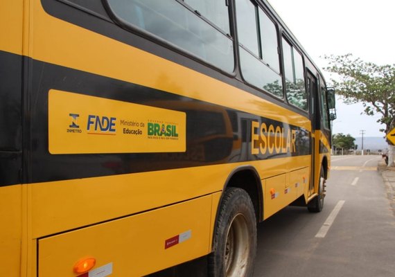 MP ajuíza ação para retirar de circulação veículos de transporte escolar em Paulo Jacinto