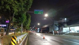 DMTT mantém instalação de guarda-corpos em vias de Maceió