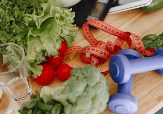 Pequenas ações diárias podem reduzir o risco de doenças crônicas e garantir até 10 anos extras de vida saudável