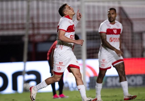Thiaguinho celebra primeiro gol na temporada e projeta reação do CRB
