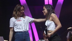 Anitta e Mel C cantam hit das Spice Girls em ensaio de programa