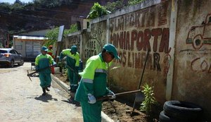 Parceria leva material e serviços de limpeza a vítimas das chuvas