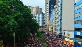 Segunda de carnaval tem azul e prata no centro de São Paulo