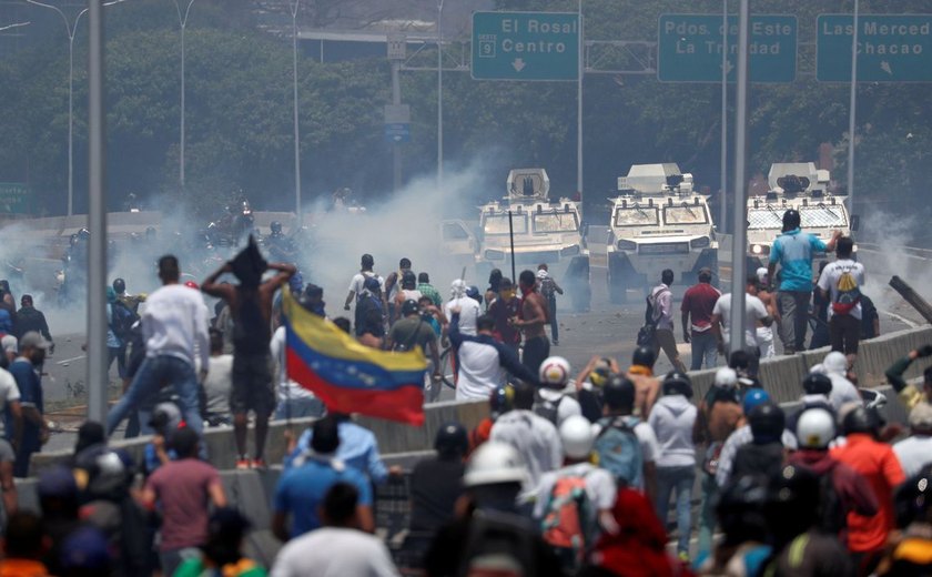 Opositores foram para o 'tudo ou nada' na Venezuela, diz Mourão