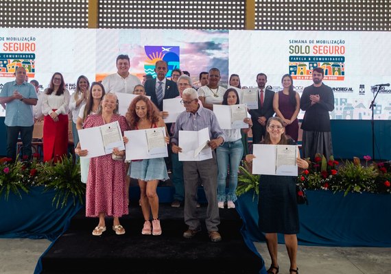 Rio Largo realiza maior entrega de títulos do Moradia Legal e garante dignidade para mais de 400 famílias