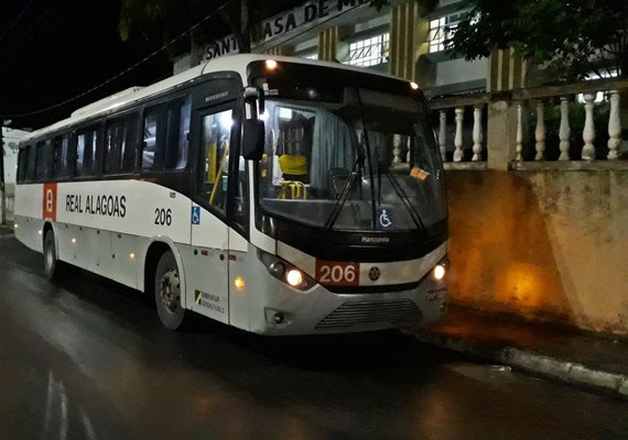 Policial ferido em assalto a ônibus é transferido do HGE para Santa Casa