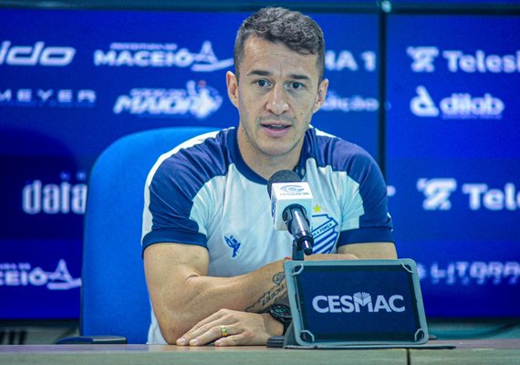 Ronaldo Mendes, do CSA, celebra gol e projeta clássico contra o CRB