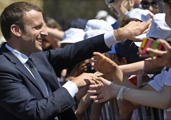 Franceses votam no segundo turno das eleições legislativas