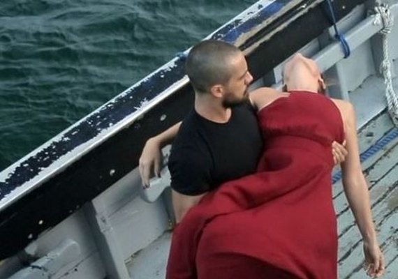 Final de 'Sol Nascente': César sequestra Alice para alto-mar e aciona bomba