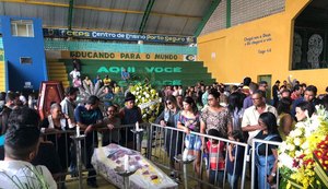 Vereador Silvânio Barbosa é sepultado em clima de muita comoção