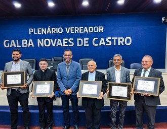 Câmara homenageia personalidades com trajetória dedicada à humanização e valorização da vida