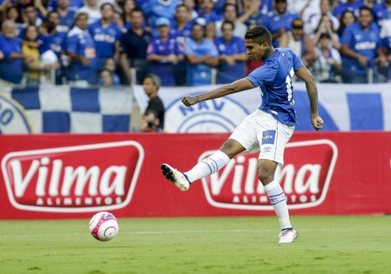 Raniel marca dois gols e garante Cruzeiro nas semifinais do Campeonato Mineiro