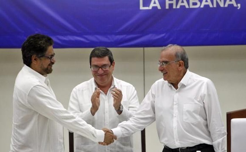 Colômbia e Farc anunciam novo acordo de paz