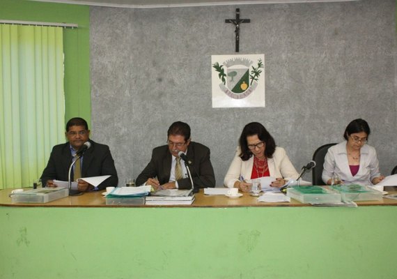 Vereadores lamentam falta de informações do PSS em Arapiraca