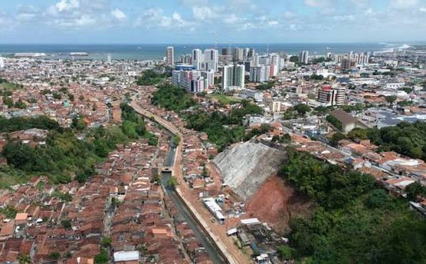 Homem é executado com 23 tiros no Vale do Reginaldo, em Maceió