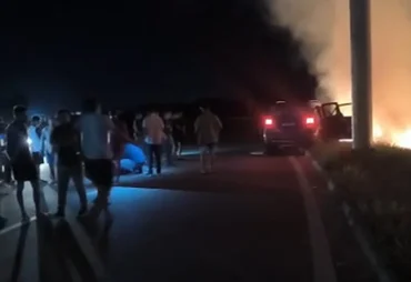 Carro bate em poste e deixa jovem ferida na AL-220, em Limoeiro de Anadia