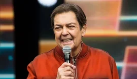 Faustão aparece em pé ao lado dos pets em vídeo raro nas redes