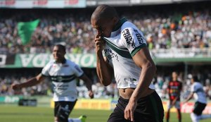Coritiba vence Oeste no Couto Pereira e volta ao terceiro lugar