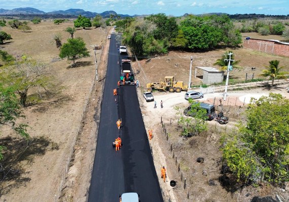 Governo de Alagoas investe na restauração da rodovia AL-115