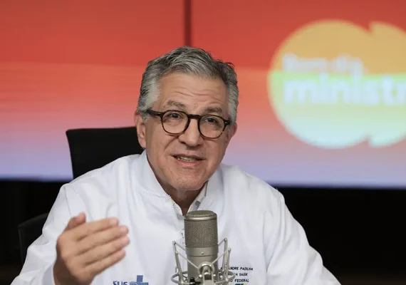 'Estamos vencendo essa batalha', diz ministro da saúde sobre vacinação no país