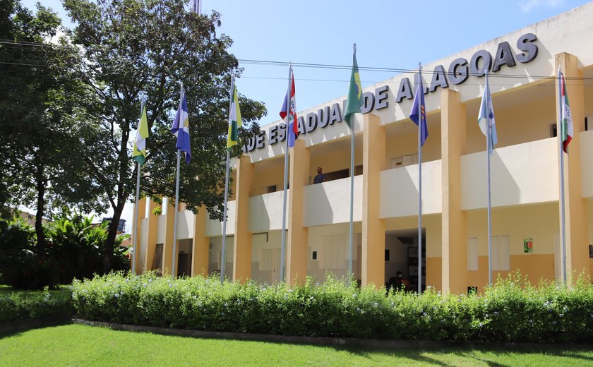 Uneal abre seleção para portadores de diploma com ingresso em 2026