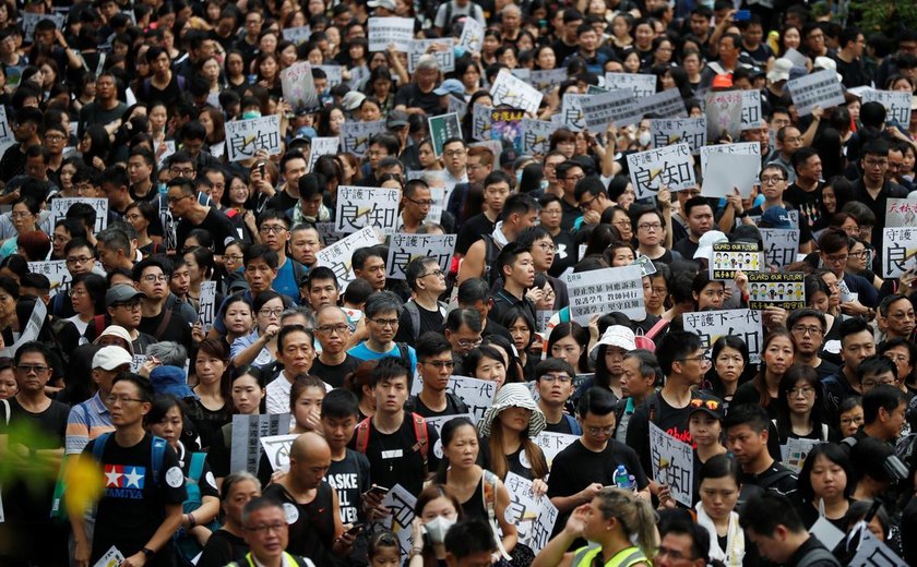 Manifestantes voltam a tomar ruas de Hong Kong