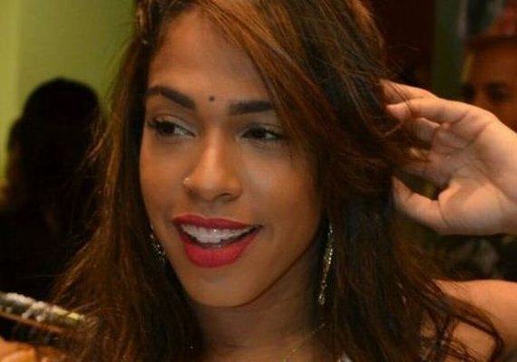 Ex-dançarina do 'É o Tchan' diz que foi humilhada e vai processar o grupo