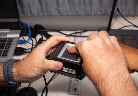 Quem tirou 1º título de eleitor entre 2020 e 2022 precisa fazer coleta de biometria