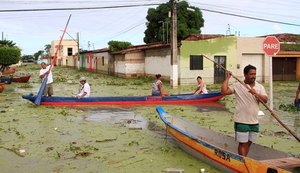 Governador reúne secretários para intensificar visita a municípios mais afetados