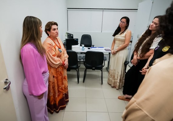 Ministra das Mulheres visita Casa da Mulher Alagoana em Maceió