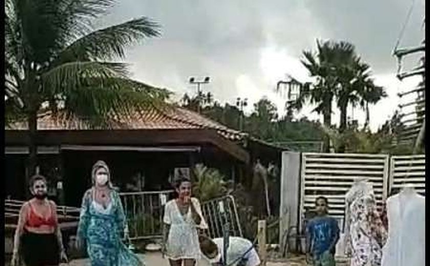 Artesãos protestam contra hotel em Maragogi