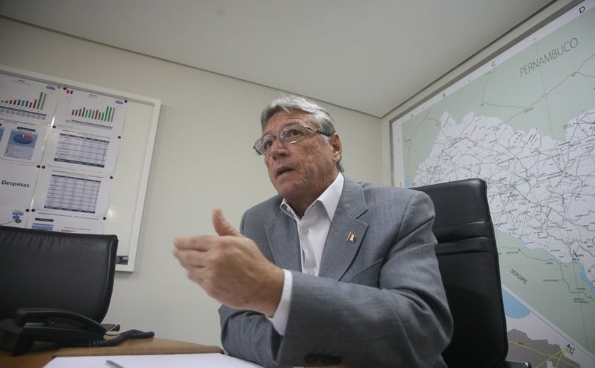 Aparição de Teotonio Vilela mobiliza políticos e mexe com o PSDB