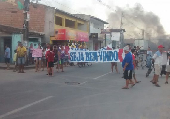 Moradores reclamam de ruas esburacadas e sem asfalto