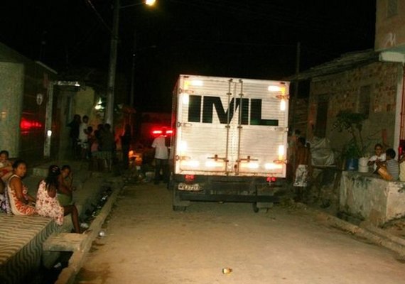 Suspeito anuncia assalto em festa, é desarmado e morre ao ser atingido por tiro