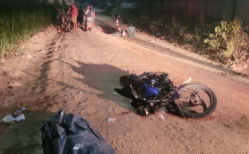 Batida frontal entre motocicletas deixa uma pessoa morta e outra ferida