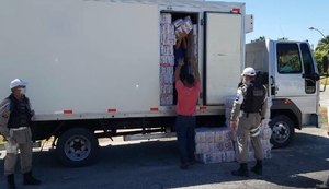 BPRv flagra transporte irregular de alimentos e produtos sem nota fiscal na AL-101 Sul