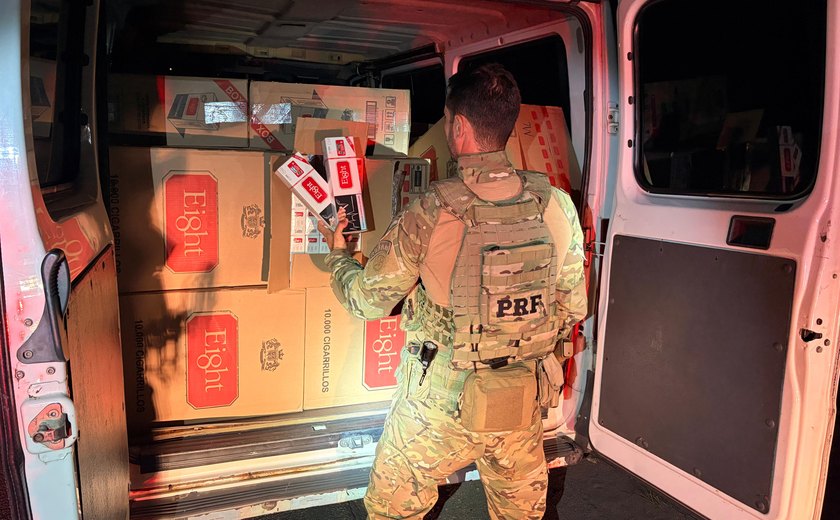 PRF apreende 500 mil cigarros contrabandeados em Rio Largo/AL