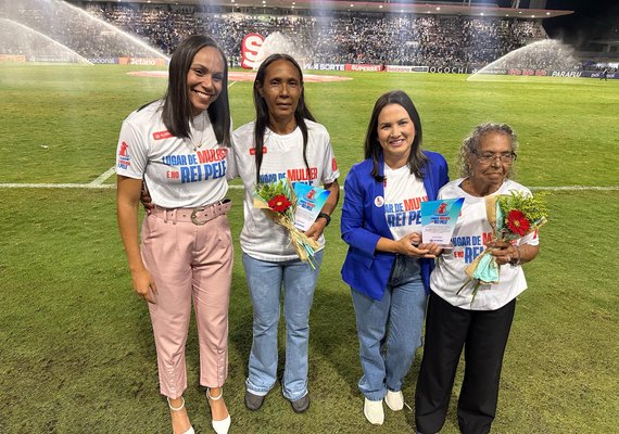 'Lugar de Mulher é no Rei Pelé' celebra pioneiras do futebol alagoano