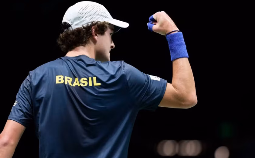 João Fonseca vence ex-número 3 do mundo e coloca Brasil nas qualificatórias da Copa Davis de 2026