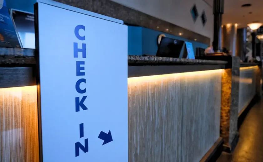 Hospedagens têm até esta segunda para adotar check-in digital