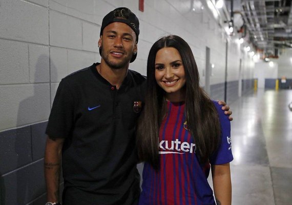 Após troca de likes, Demi Lovato e Neymar se encontram nos EUA