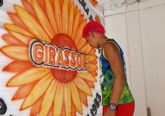 Escola de Samba Girassol homenageia 'Alagoanos Universais'
