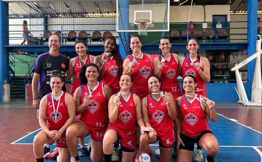 Competição Adulto de Basquete tem equipes do Master no pódio