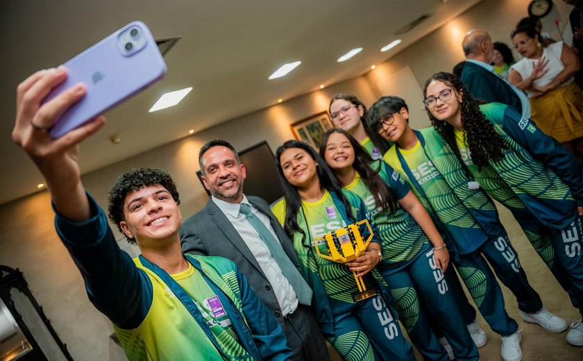 Governador concederá medalha a alunos campeões mundiais de robótica