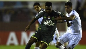 Chapecoense vence fora de casa e segue viva na Libertadores