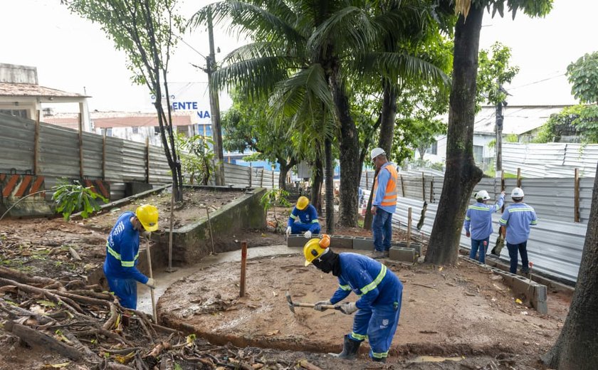 Reforma da Praça da Ladeira do Trovão avança no Bom Parto