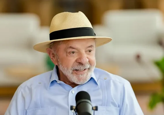 Pelo PT, Lula busca reeleição com foco em pautas sociais